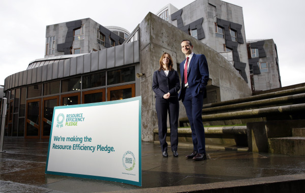 Scottish Parliament, Edinburgh 12.1.16 Marissa Lippiatt (Head of Resource Efficient Scotland) and David McGill (Parliament assistant Chief Executive) with the Resource Efficient Pledge certificate. Picture Copyright: Iain McLean, 79 Earlspark Avenue, Glasgow G43 2HE 07901 604 365 photomclean@googlemail.com www.iainmclean.com All Rights Reserved No Syndication