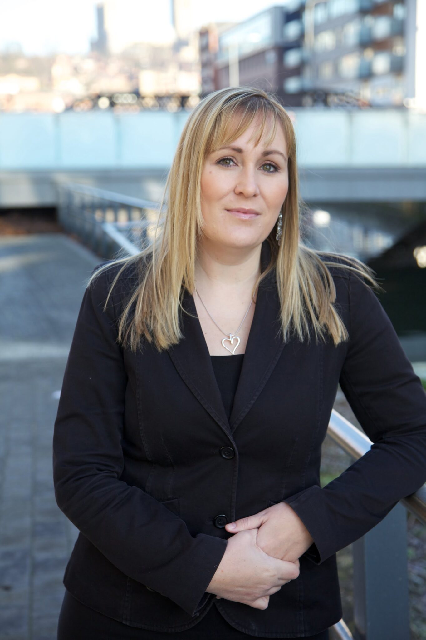 Kelly Evans Hot - l63racq