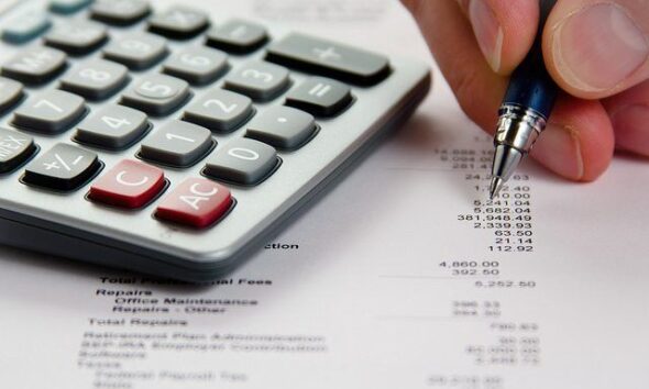 Analyzing Financial Data by Dave Dugdale via flickr