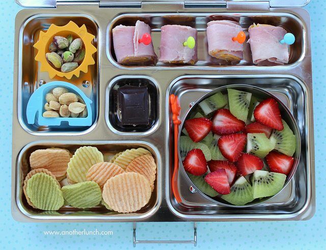 Kindergarten school lunch - ham & cheese rolls, nuts, veggie chips, strawberries and kiwi, organic dark chocolate by Melissa via Flickr