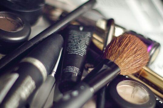 make-up-by-maria-morri-via-flickr