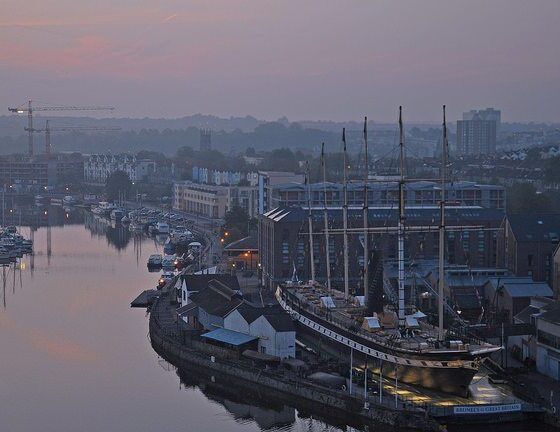 UK - Bristol - Sunrise from Cliftonwood by Harshil Shah via flickr