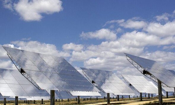 mirrors for a solar power plant By alex lang Via Flickr