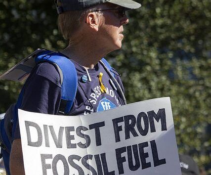 Divest from fossil fuel by Quinn Dombroski via flickr