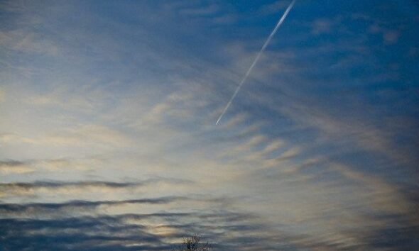 Jet Fumes by tjsalo via flickr