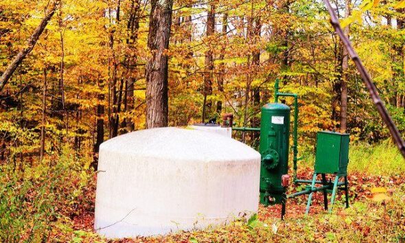 Natural Gas Well by Andy Arthur via flickr