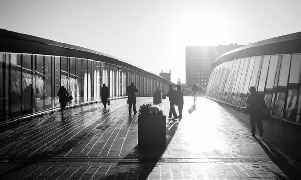 commuters by ben pugh via flickr