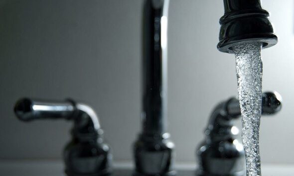 running faucet by steve johnson via flickr