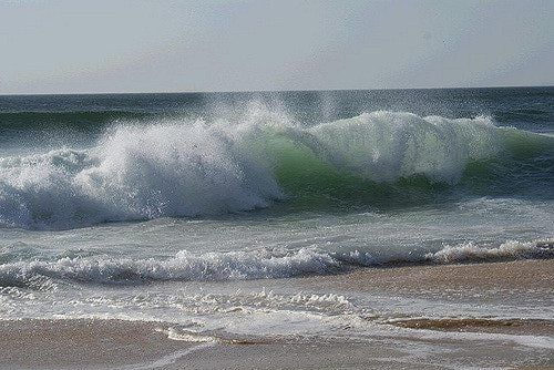 wave by anthony patterson via flickr