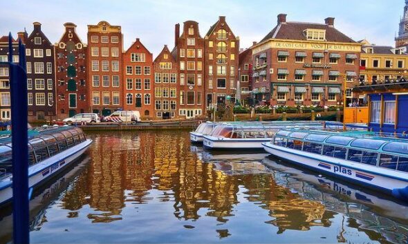 Amsterdam by moyann brenn via flickr