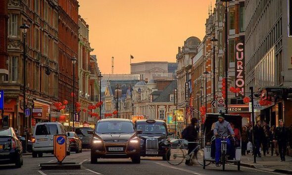 London 3 by pedro szekely via flickr