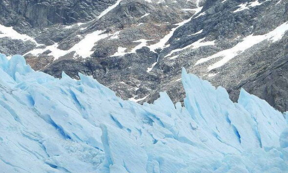 glacier by edith schreurs via flickr