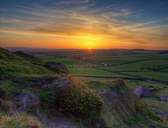 Almscliffe Crag Sunset by James Whitesmith via flickr