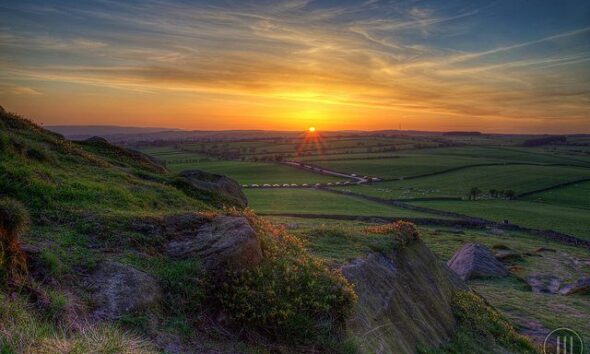 Almscliffe Crag Sunset by James Whitesmith via flickr
