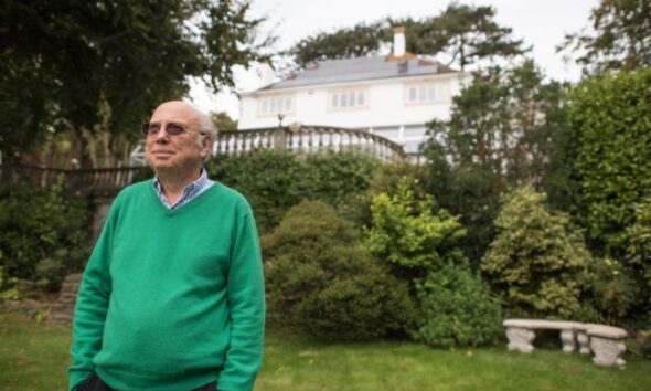 Couple Using Almost All The Energy They Generate Thanks To Tesla Powerwall