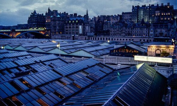 Welcome to Edinburgh Waverley by C.K. Tse via flickr