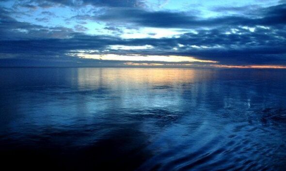 ocean by victor via flickr