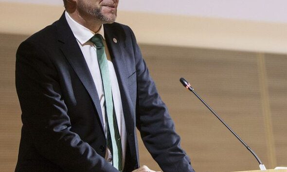 peter holbrook speaking cropped by Social Enterprise UK via flickr