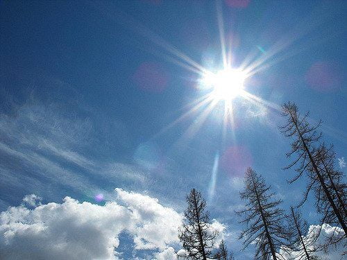 sun by gr33n3gg via flickr