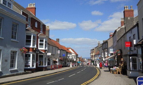 thornbury~high street by shrinkin'violet via flickr