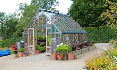 how to build greenhouses