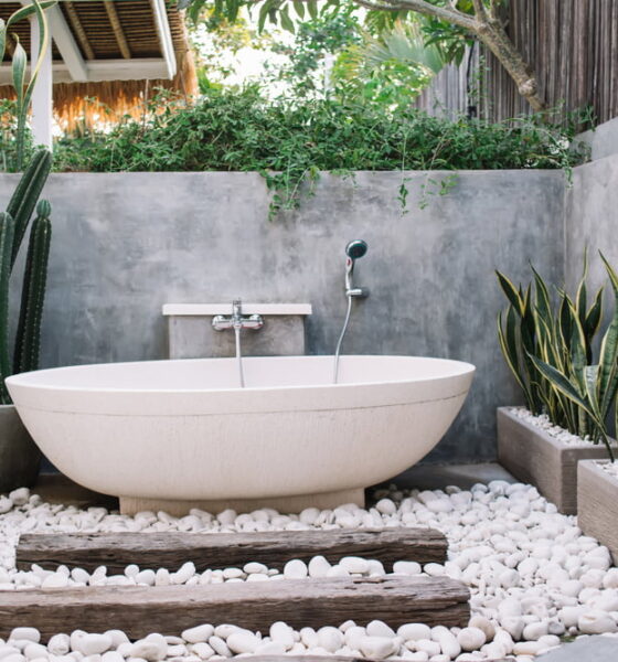 benefits of outdoor bathrooms for eco-friendly homes
