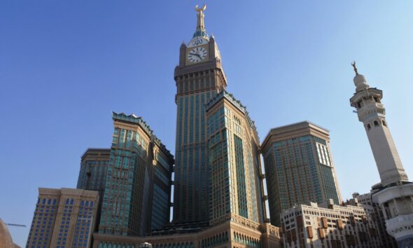 find eco-friendly hotels to stay at in Saudi Arabia's Red Sea Project